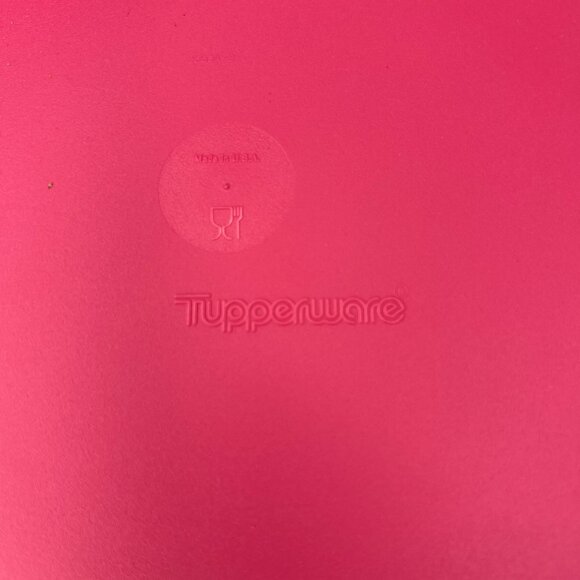 Tupperware Animal Wigglers Set Wiggly Gelatin & Cookie Mold Fun Kids Baking Red - Picture 6 of 11